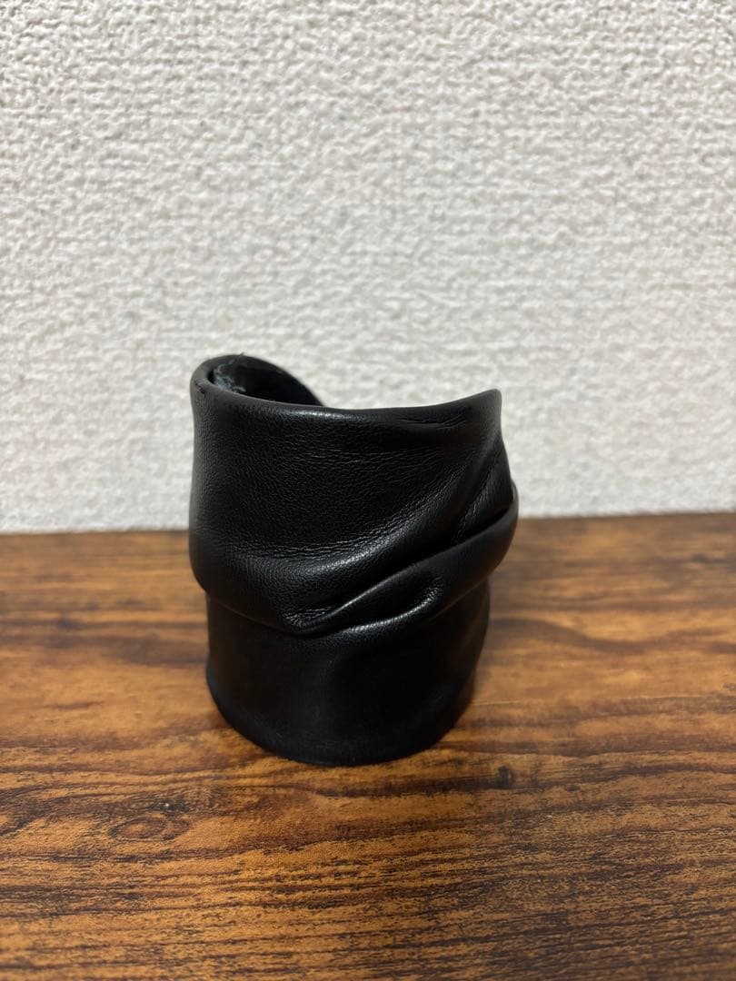 PARALLELXSTUDIO DRAPE LEATHER CUFF バングル