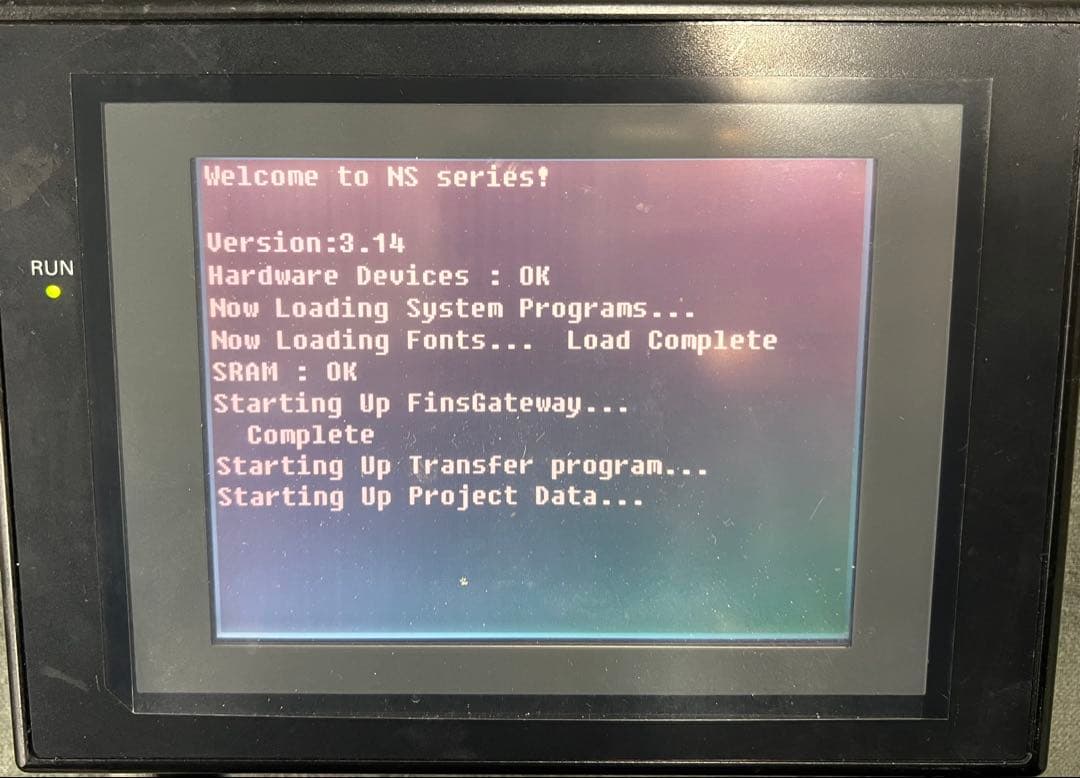 OMRON タッチパネル　NS5-MQ00B-V2