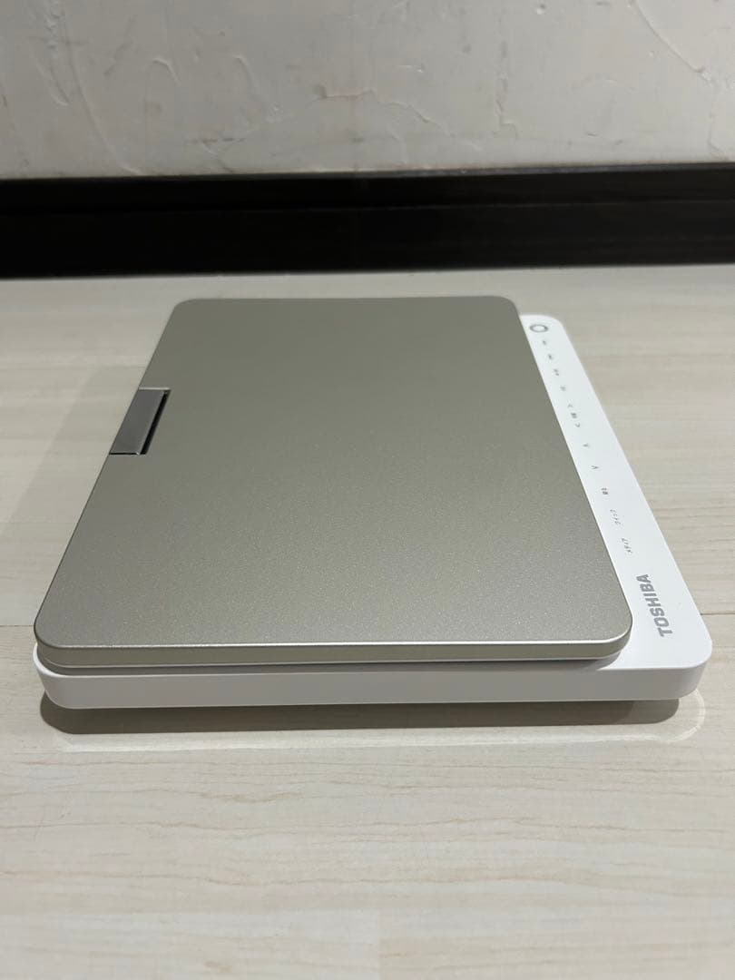 【美品】東芝 REGZA ポータブル ブルーレイプレーヤー SD-BP900S