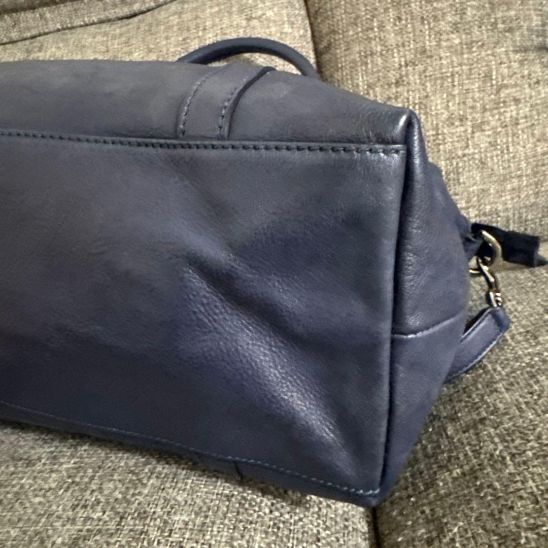 GUCCI ネイビー レザー バッグ