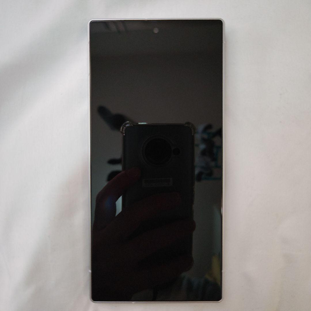 ジャンク扱い docomo製 SHARP AQUOS R9 白色