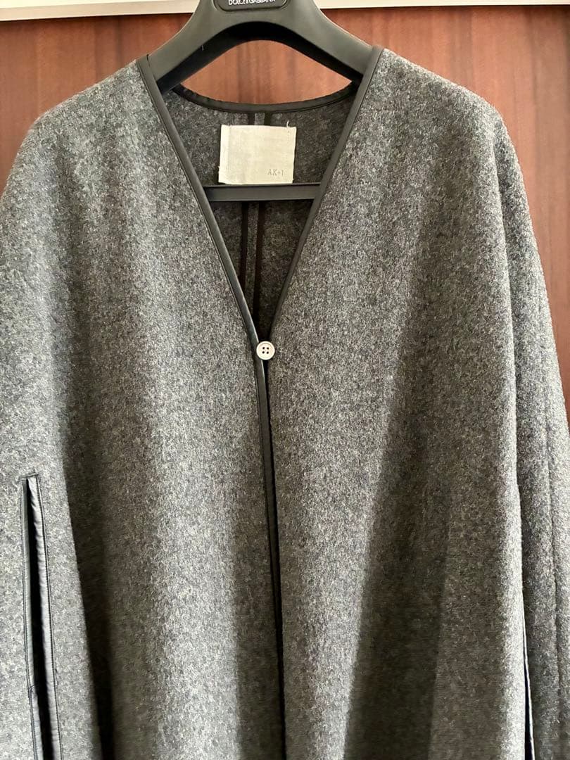 AK+1 デミルクスビームス　トリミングポンチョコート
