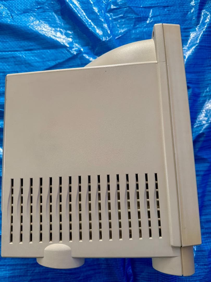 Mac Color ClassicII + 外付MOドライブ + メカニカルキー