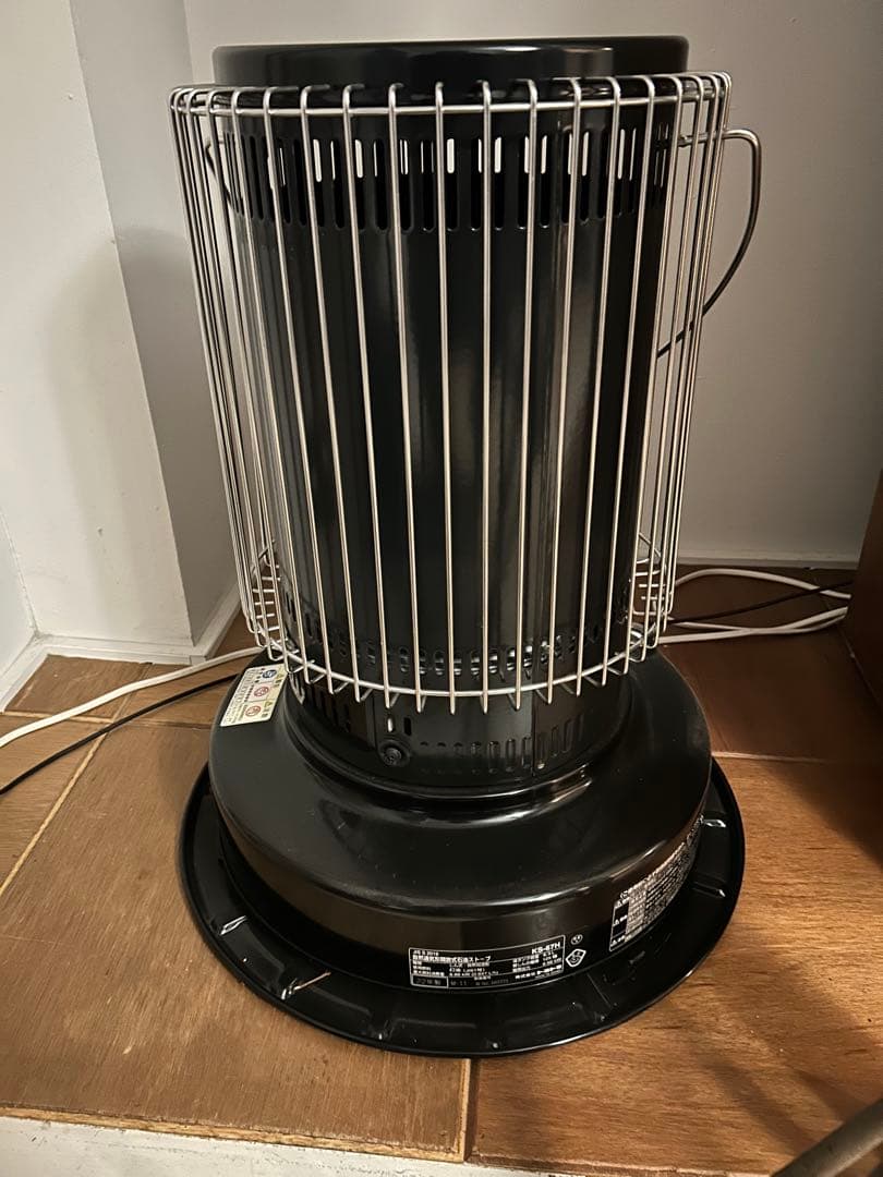 TOYOTOMI 灯油ストーブ 安全ガード付き 黒