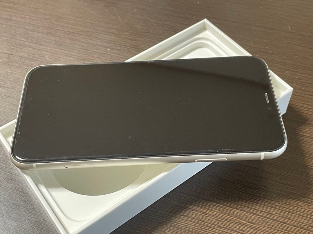 Apple iPhone 11 64G ホワイト