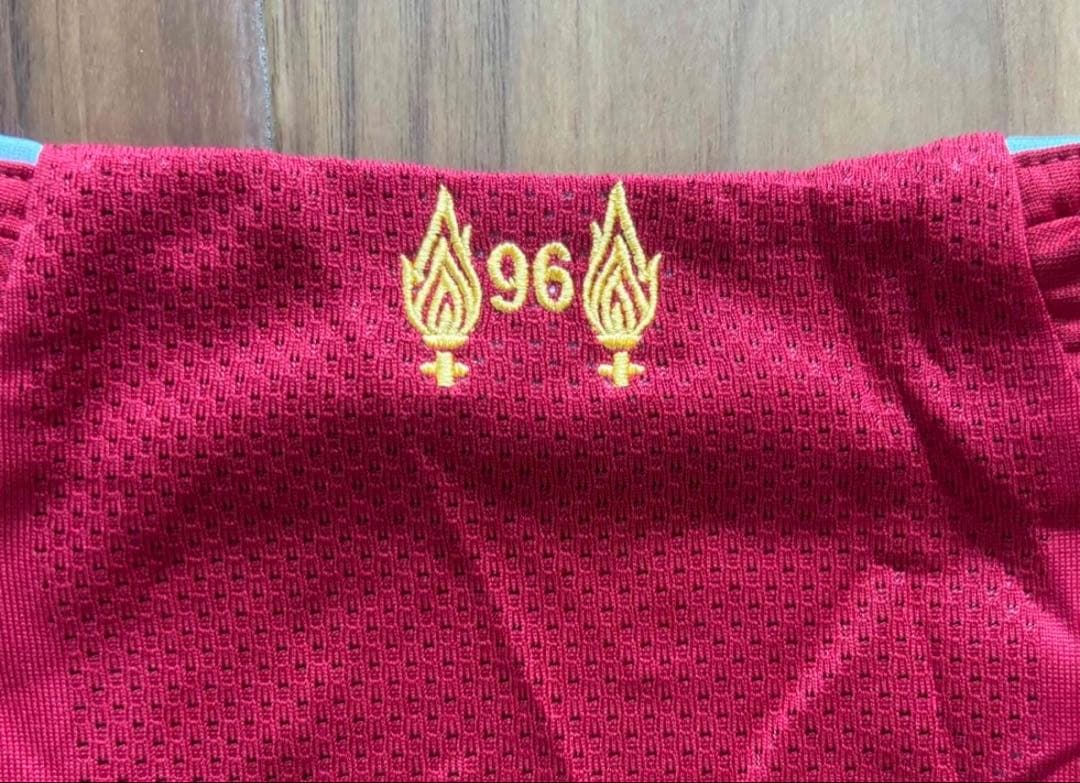 新品　リバプール　19/20 初優勝　プレミアリーグ優勝記念ユニフォーム　Ｌ