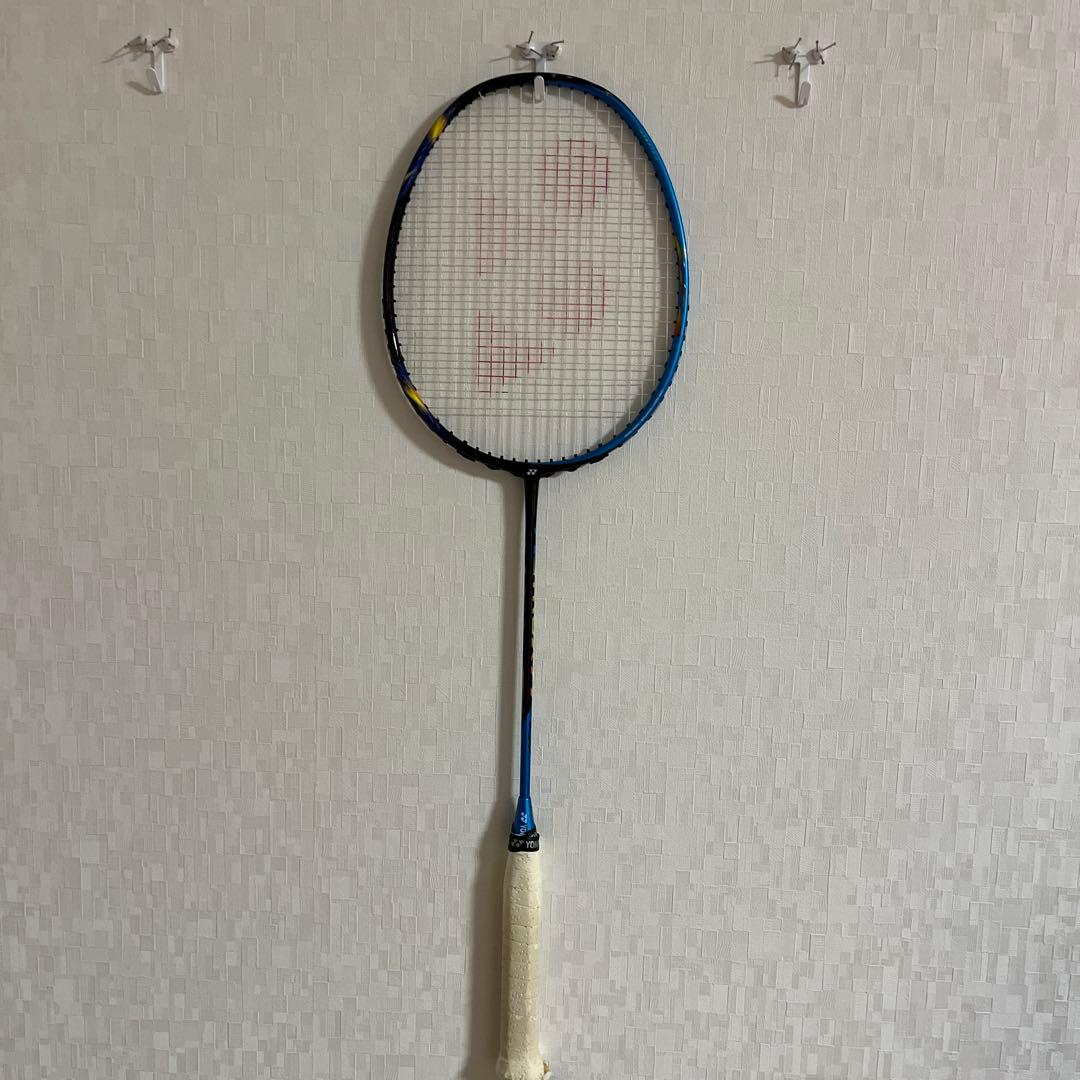 ASTROX 77 バドミントンラケット 4UG5