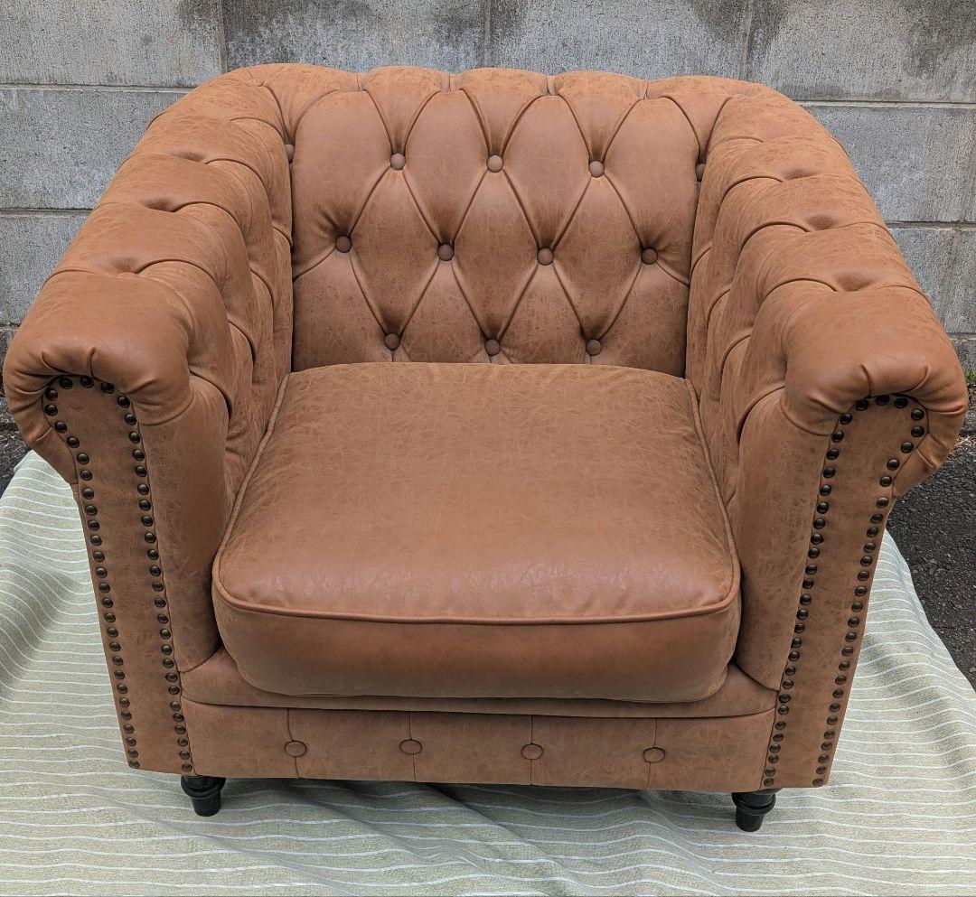 VINCENT PUレザーコンパクトチェスターフィールドシングルソファ　①