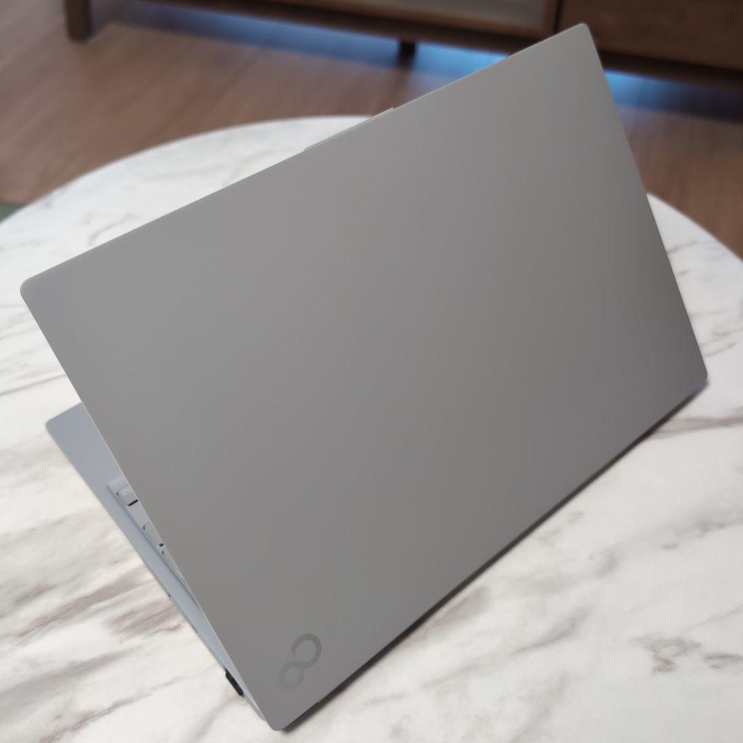 Y*a様 富士通ノートPC 20年製14型軽量 16GBメモリ512GBSSD