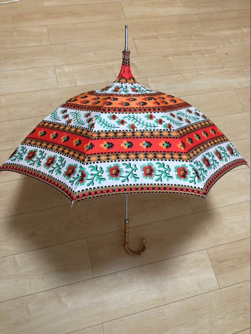ヴィヴィアンウエストウッド　晴雨兼用　日傘　傘 パコダ型　刺繍　花柄