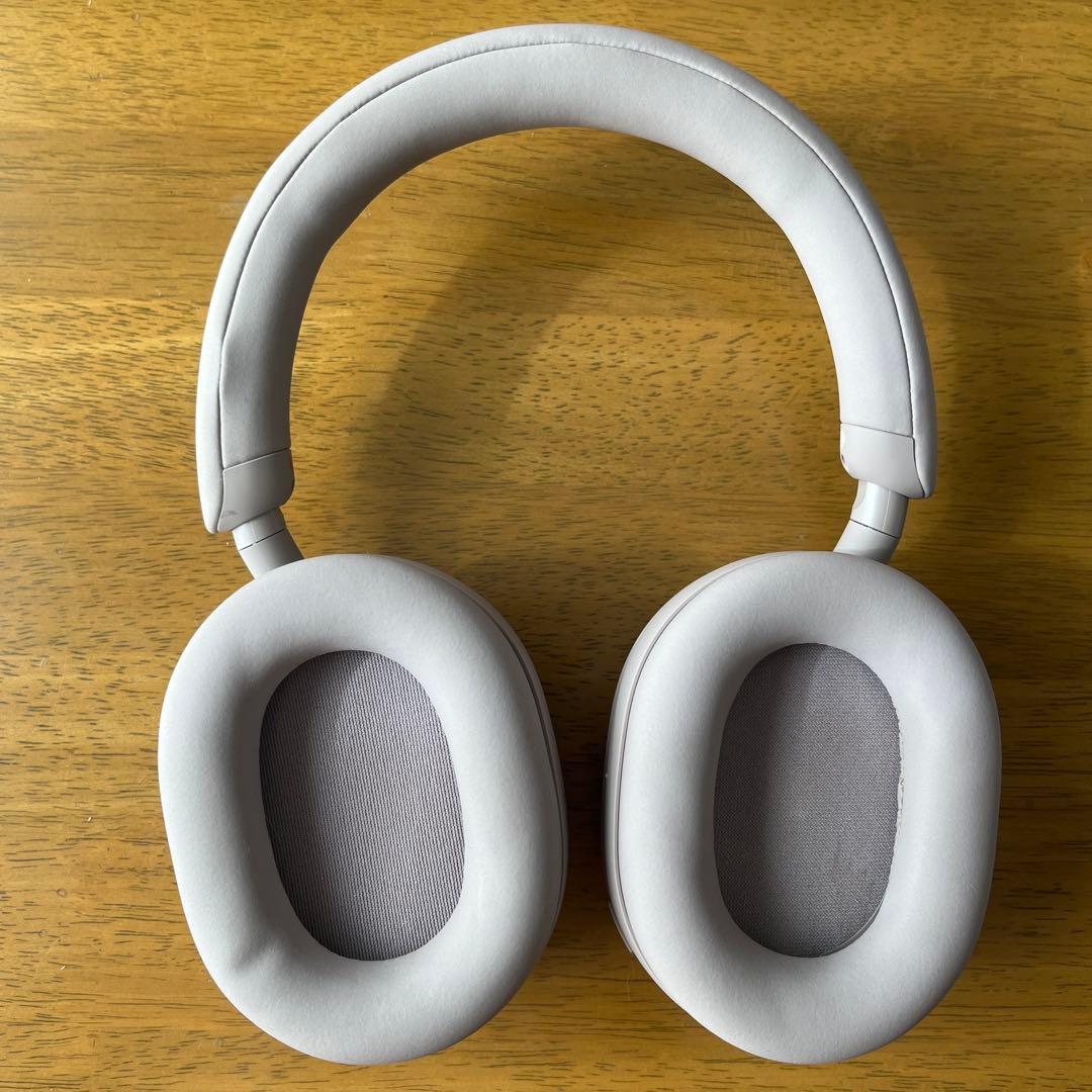 sony wf-1000xm5 ワイヤレスヘッドホン ベージュ 収納ケース付き