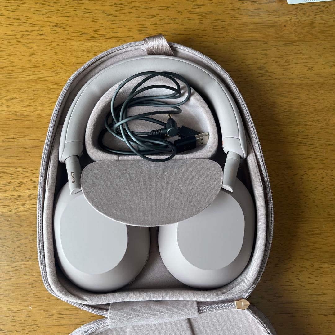 sony wf-1000xm5 ワイヤレスヘッドホン ベージュ 収納ケース付き