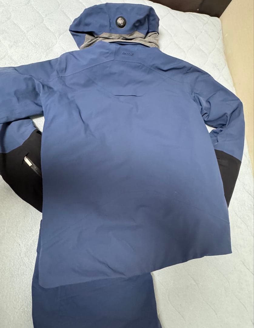 値下　美品　ピークパフォーマンス 綿入　ブルーシャドウＭ