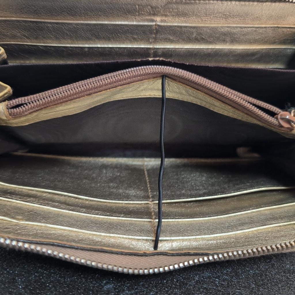 イヴサンローラン　長財布　Yメール　YSL ロゴ　カサンドラ ロゴ　財布　金色