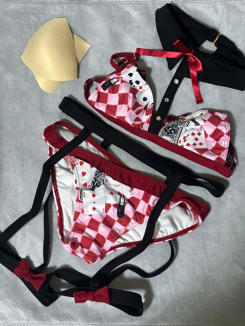 【セール中】パルフェット ビーチパーラーカジノ セパレート水着 トランプレッド