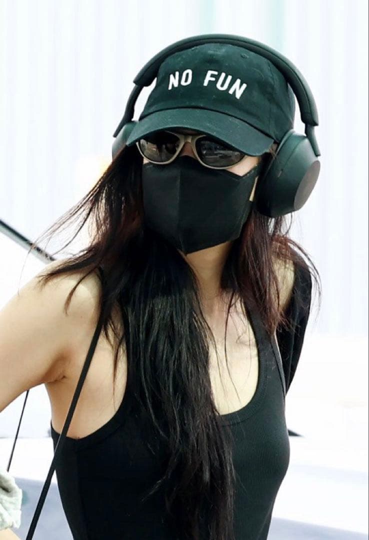 mont-bell モンベル　トレッキングサングラス　ジェニ 着用　即完売品