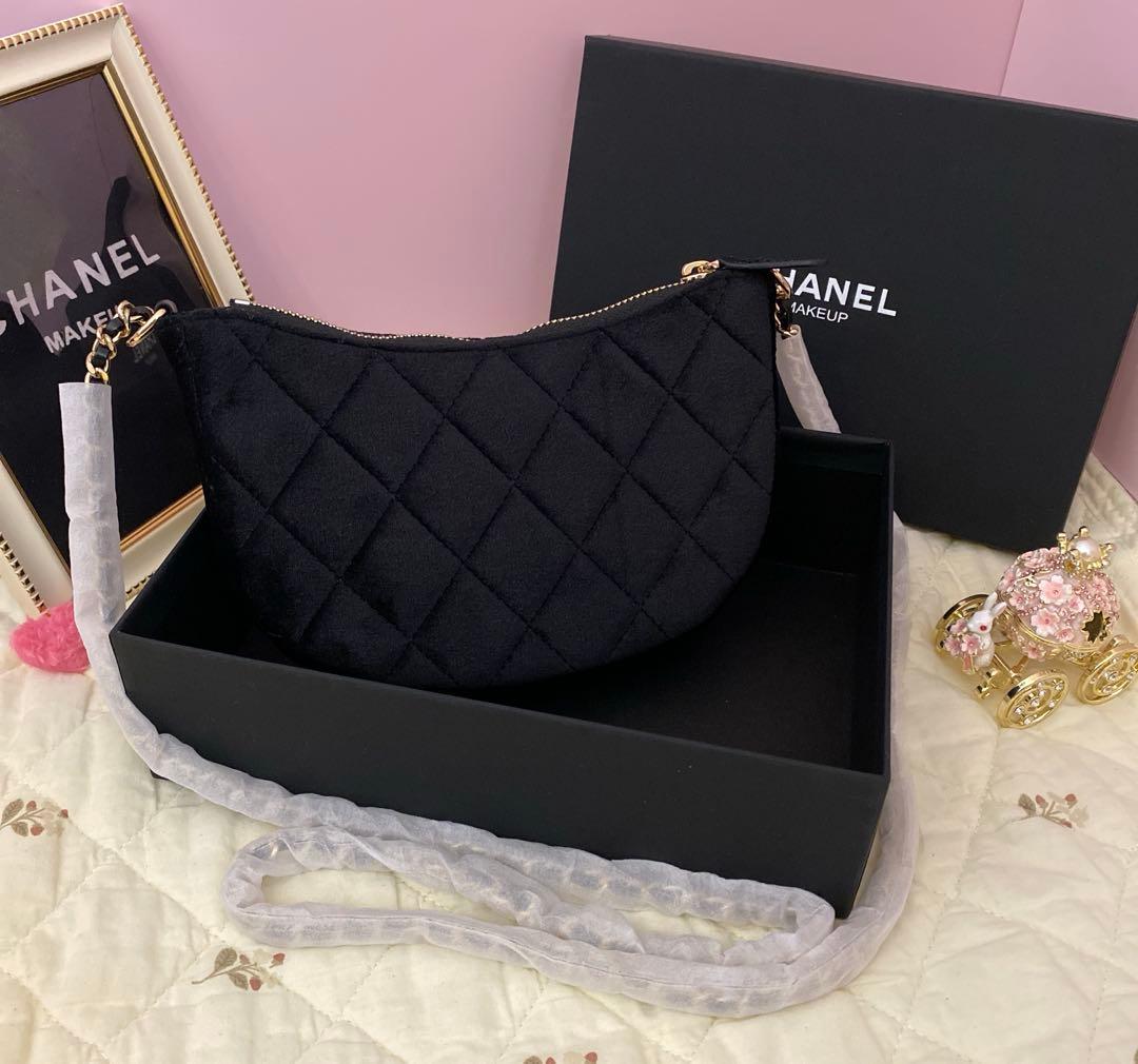 ま*ん様 CHANEL VIP会員ギフト スエード ショルダーバッグ