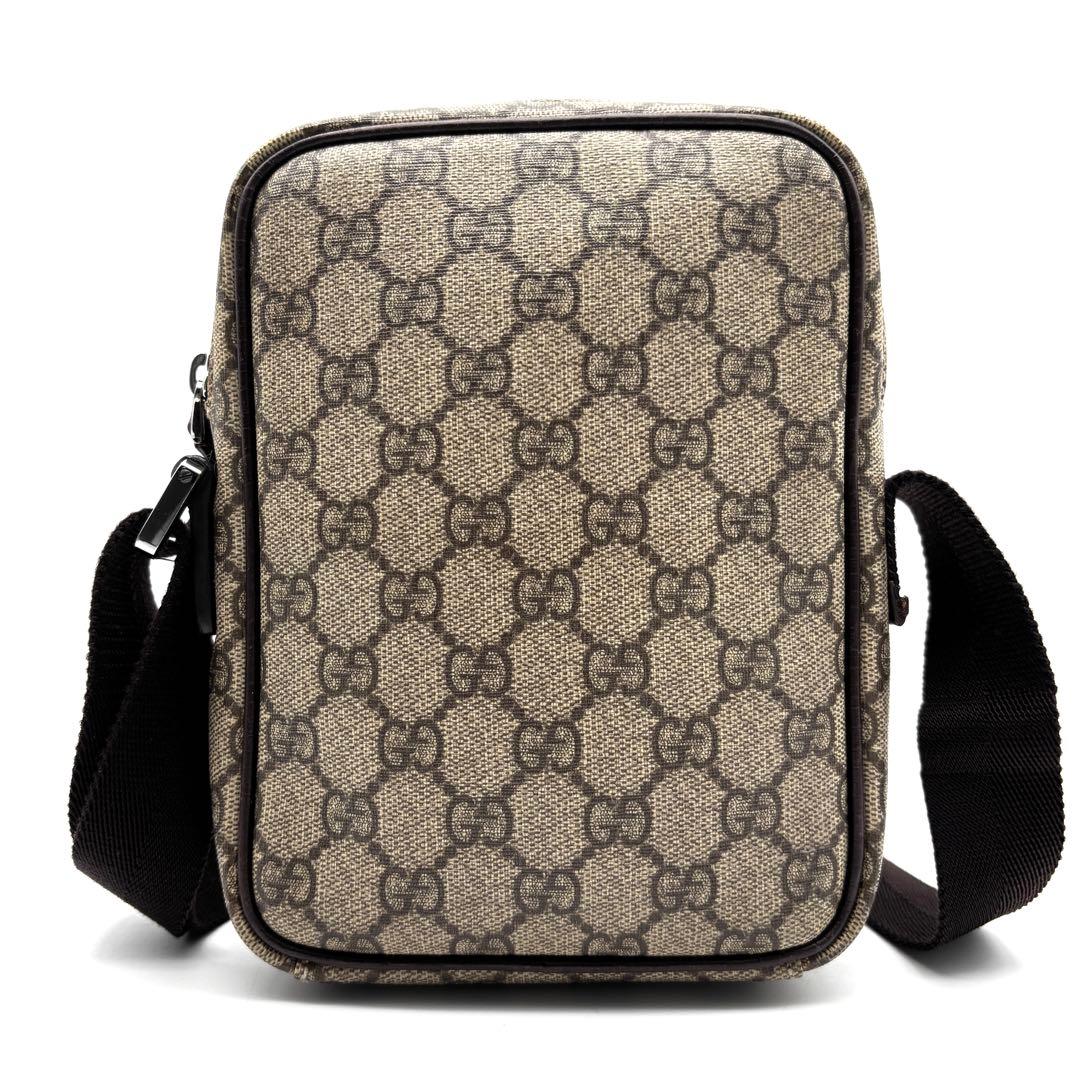 美品 グッチ ショルダーバッグ GG スプリーム ロゴプレート 斜め掛け メンズ