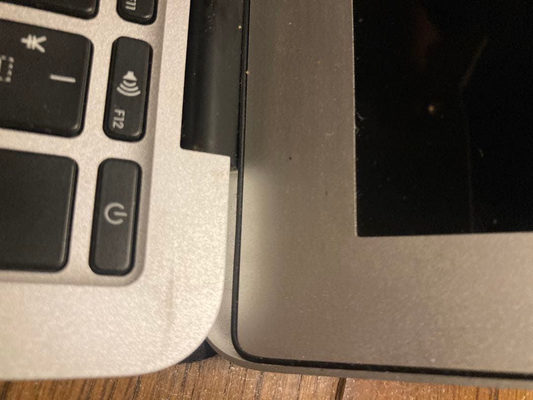 【1/31一杯まで】 MacBook Air 11inch充電器付き