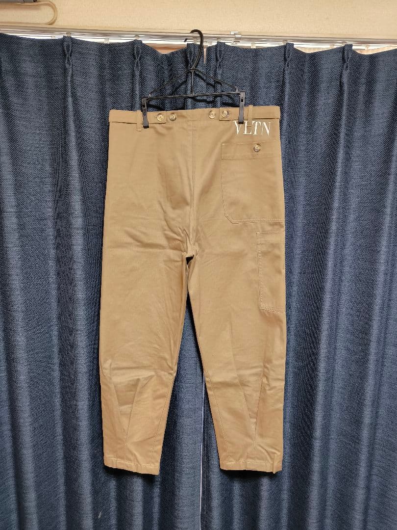 VALENTINO クロップドチノパンツ