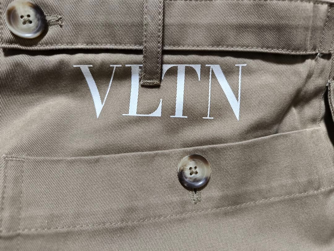 VALENTINO クロップドチノパンツ