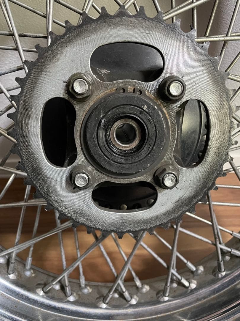 ヘイスト250 リヤホイール　18インチ