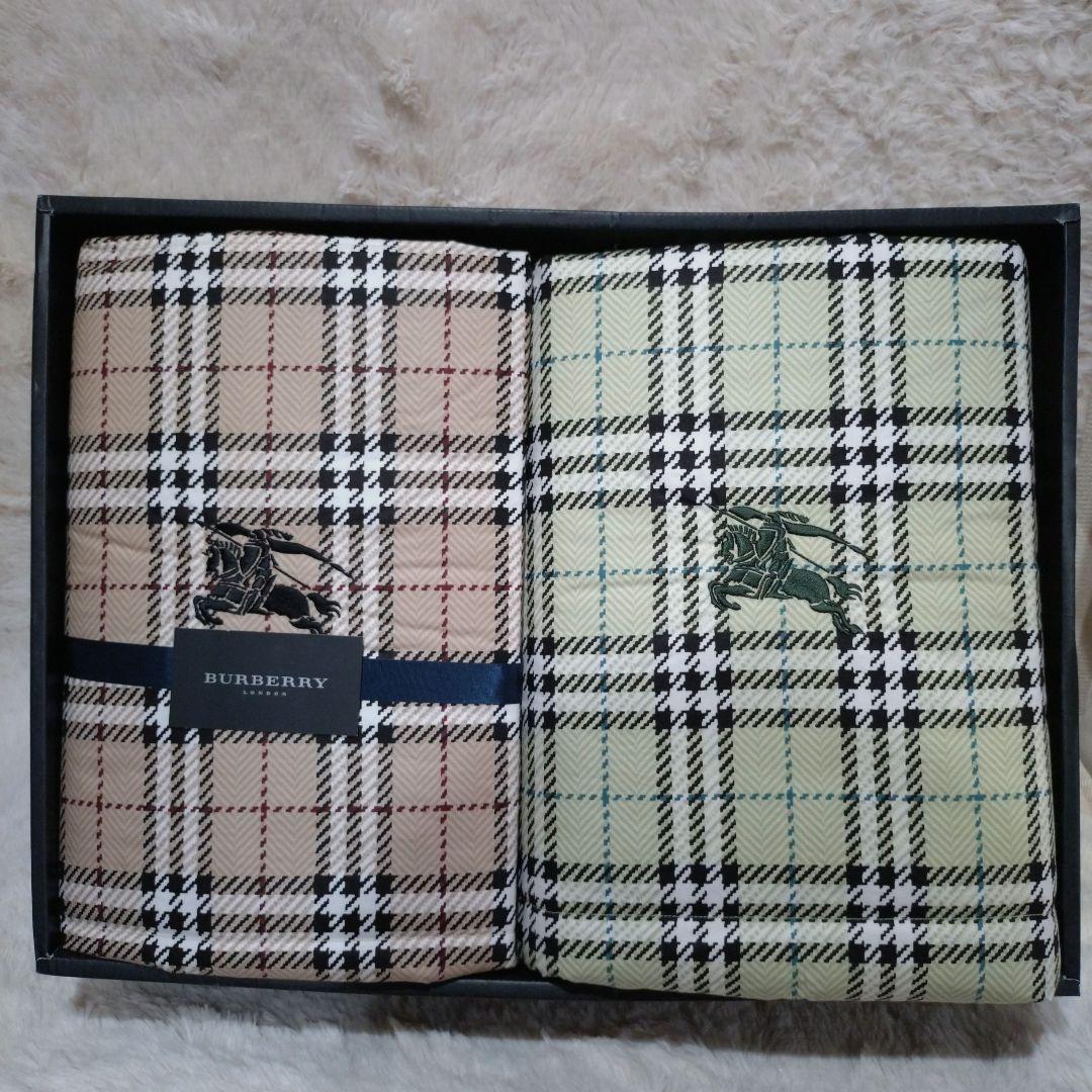 ✩未使用・BURBERRY 羽毛肌掛けふとん ダウンケット 2枚セット✩