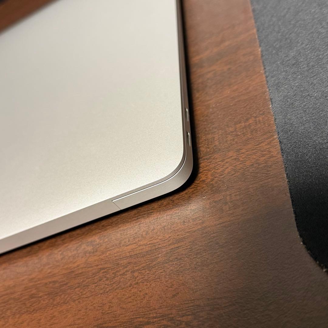 MacBook Air M1 8GB シルバー 256GB
