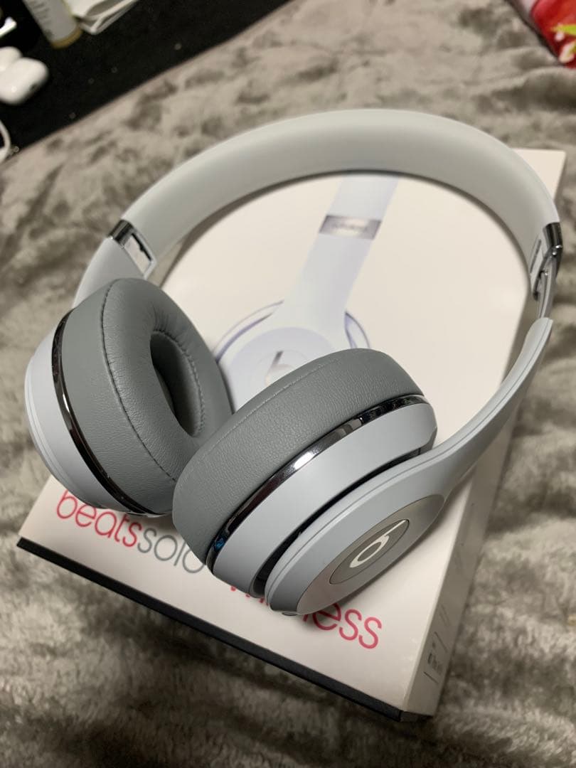 Beats Solo3 wireless シルバー