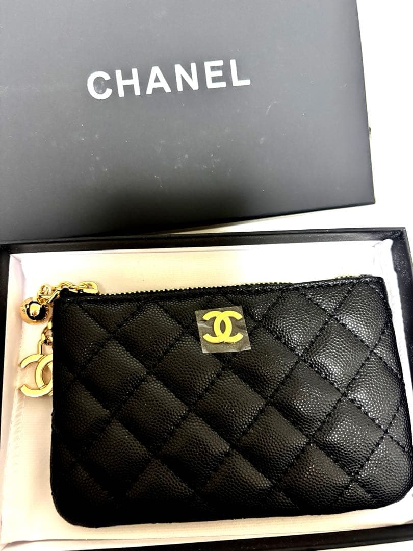 CHANEL ブラック ケース　ノベルティ
