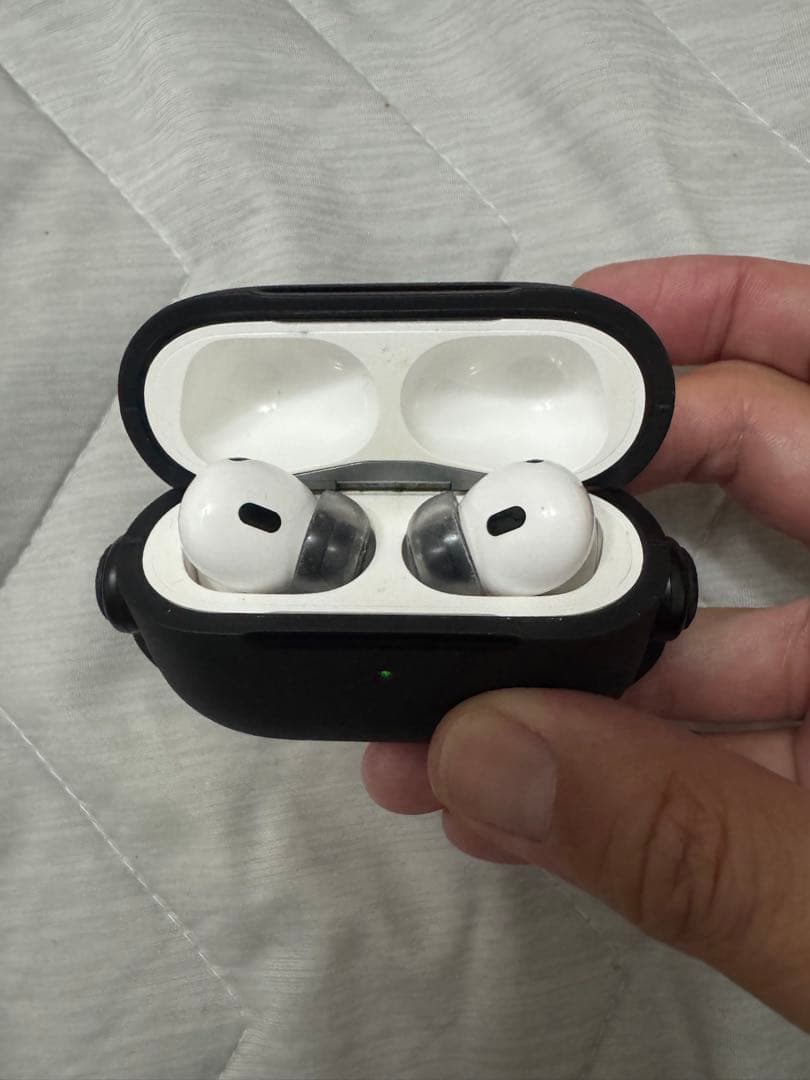 ダ*ケ様 AirPods Pro 第二世代　ワイヤレスイヤフォン 本体　訳あり品
