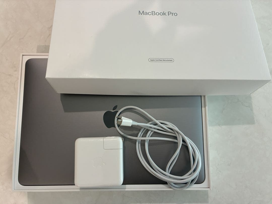 【美品】MacBook Pro 13.3インチ 2019 8GB 256GB