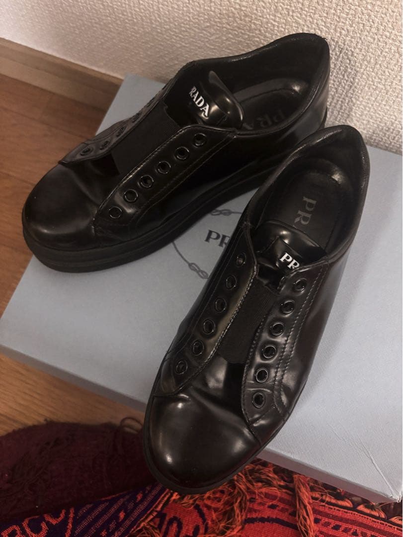 PRADA ブラック スニーカー