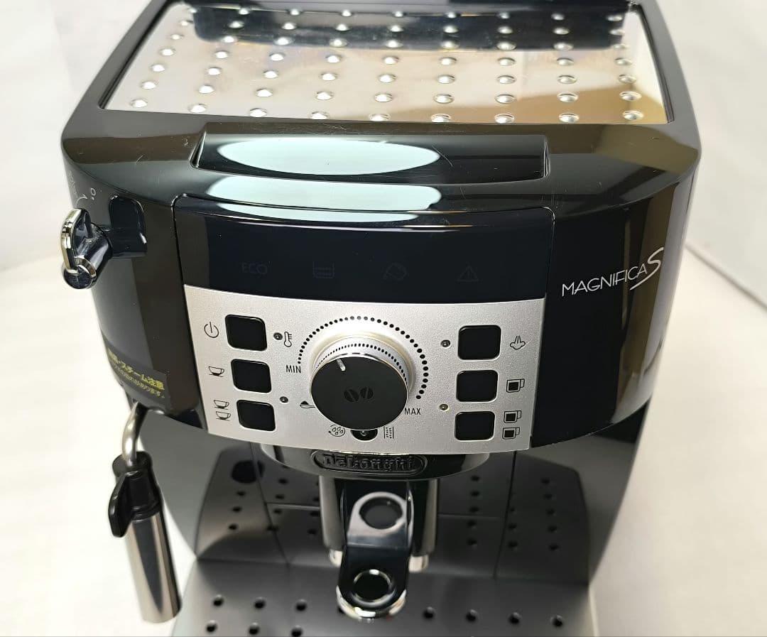 デロンギ　コンパクト全自動コーヒーマシンマグニフィカS ECAM22112B　3