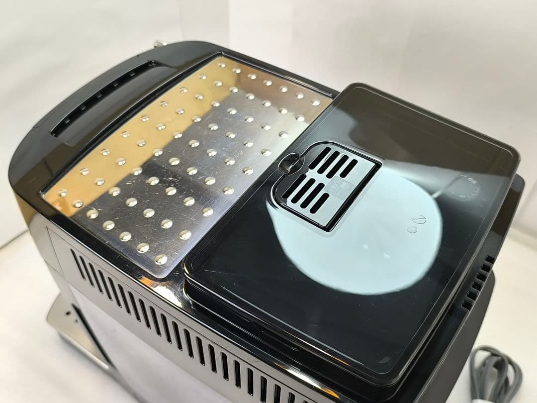 デロンギ　コンパクト全自動コーヒーマシンマグニフィカS ECAM22112B　3