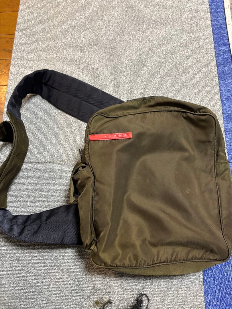 pradasportsショルダー