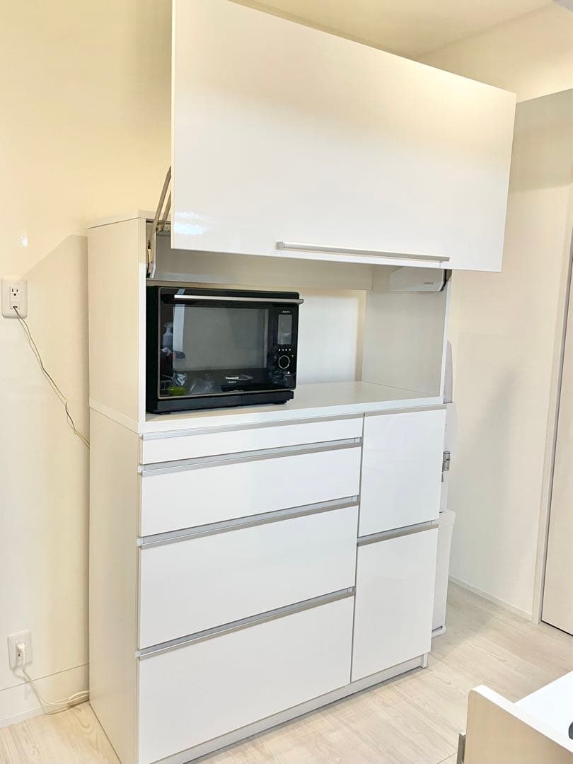食器棚　キッチン収納　ホワイト