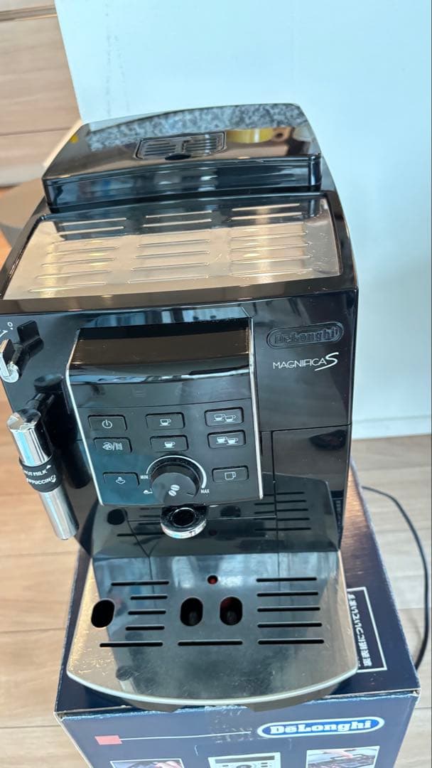 De'Longhi Magnifica S エスプレッソマシン**ジャンク