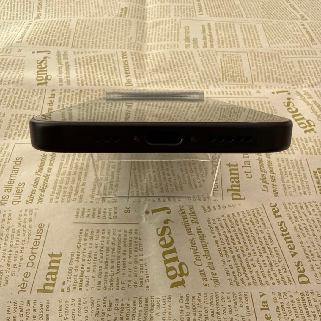 【極美品】iPhone 16 128GB ブラック SIMフリー 美品