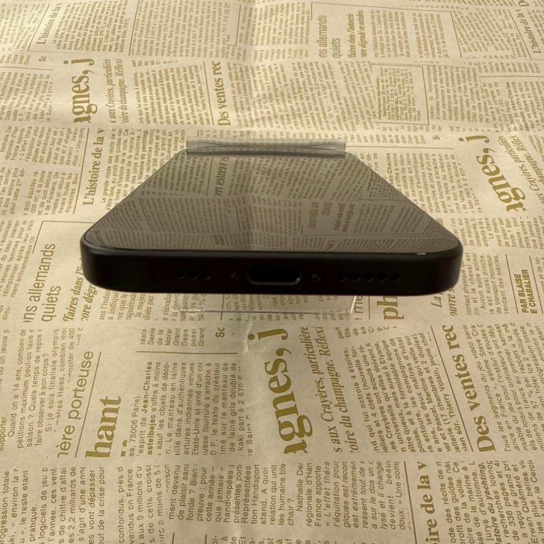 【極美品】iPhone 16 128GB ブラック SIMフリー 美品