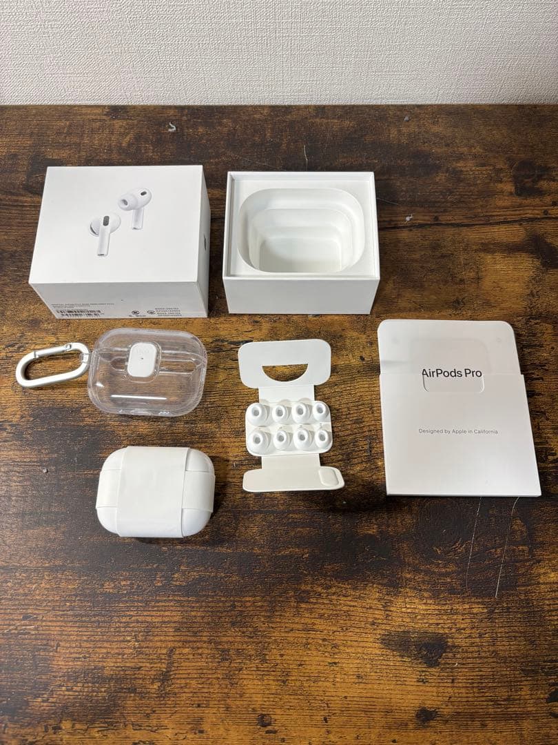 2回使用 Airpods Pro 3 UNIQケース付き