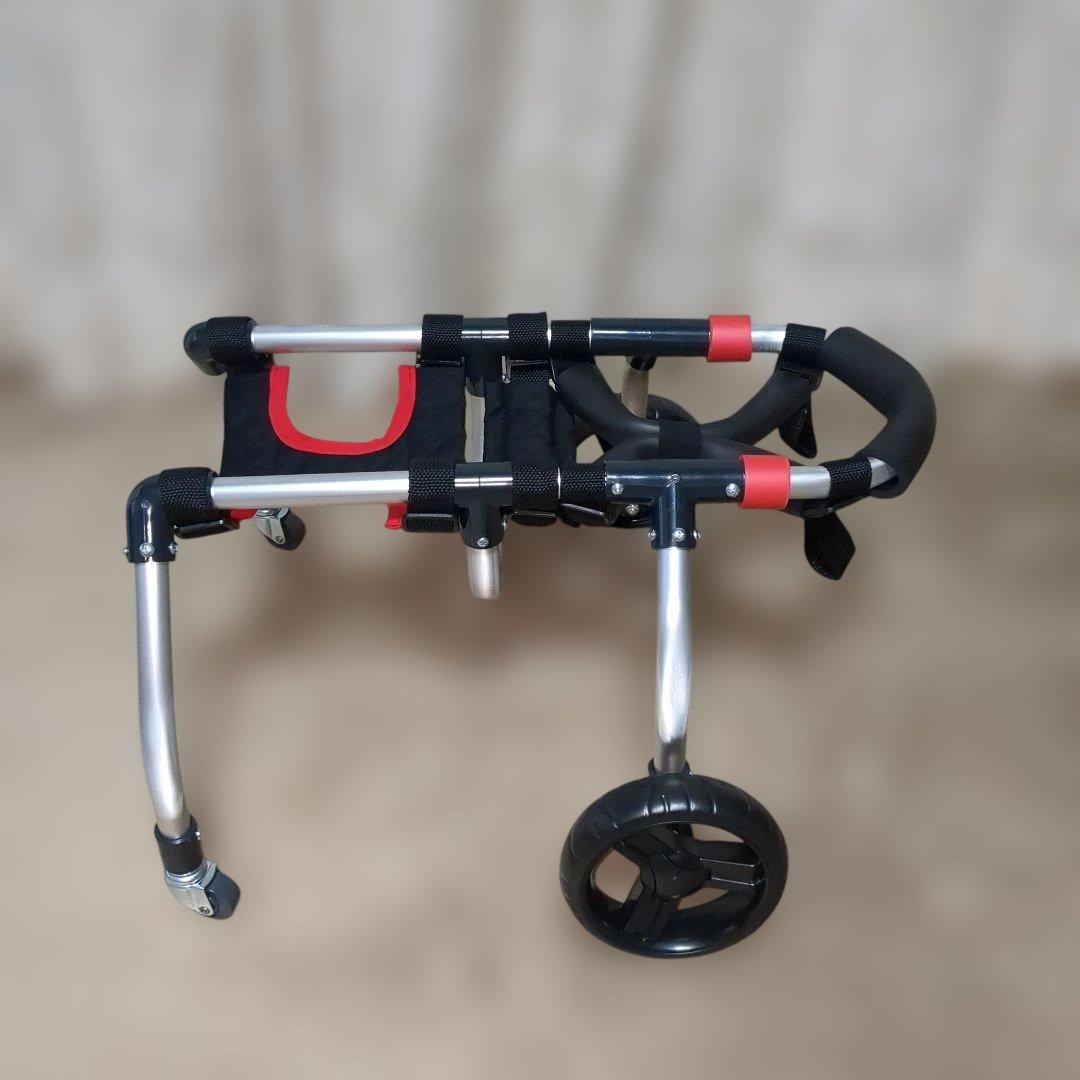 ワンちゃん4輪　リハビリ　食事補助　犬用車椅子　体制維持　犬の歩行器