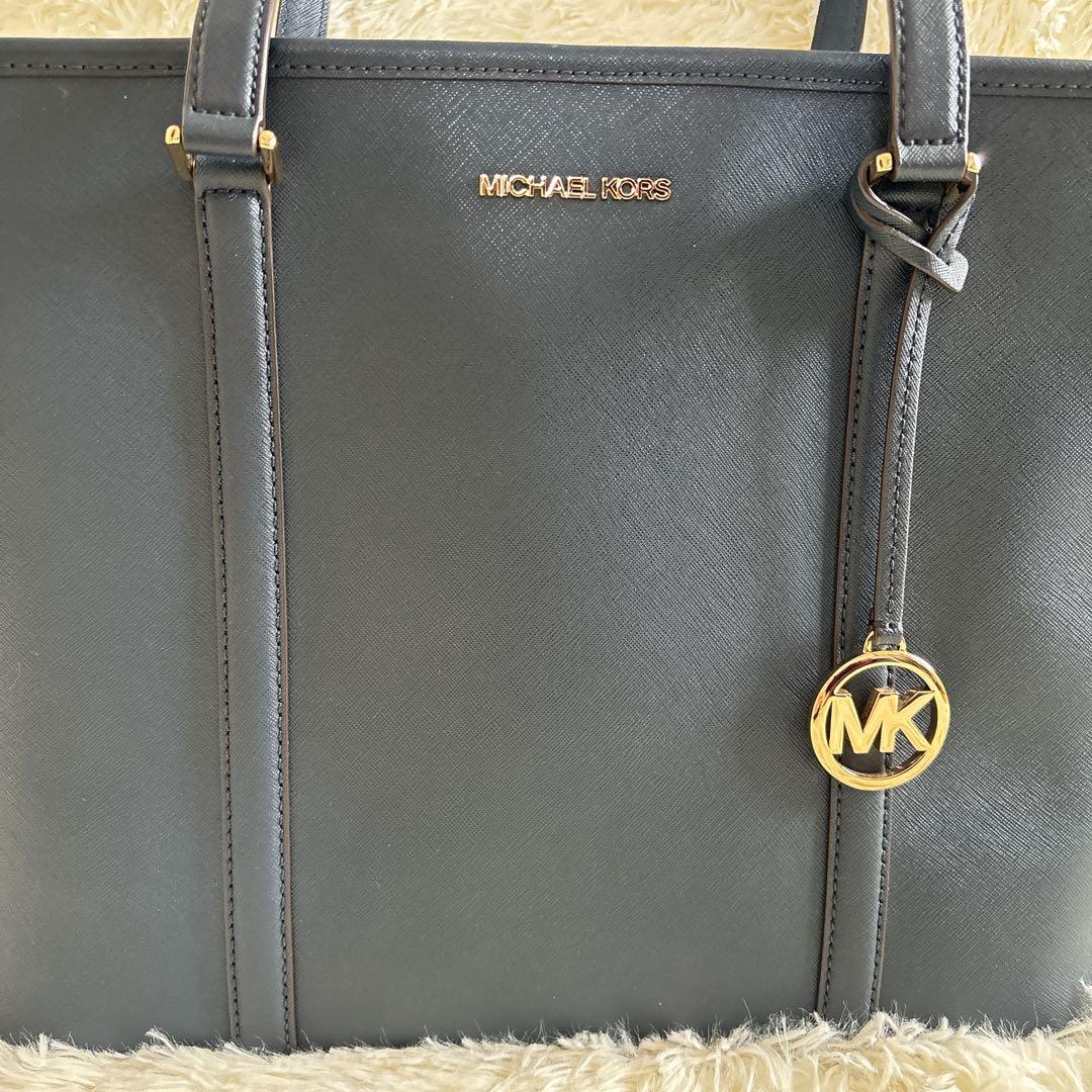 ✨マイケルコース トートバッグ ネイビー A4 チャーム付き ビジネスバッグ