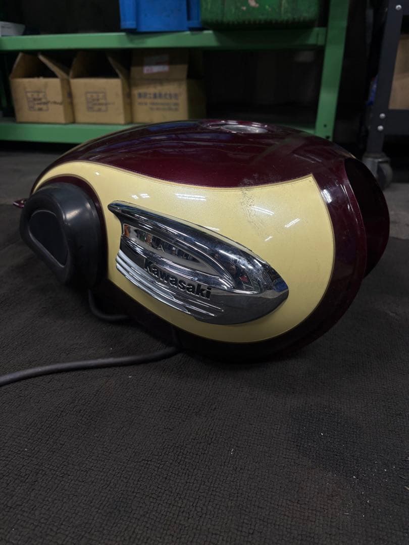 Kawasaki W650 タンク 赤/クリーム