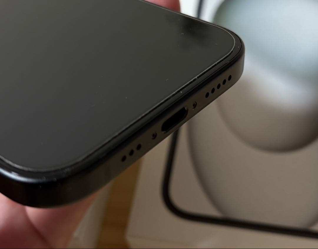 【美品】iPhone15 128GB ブラック