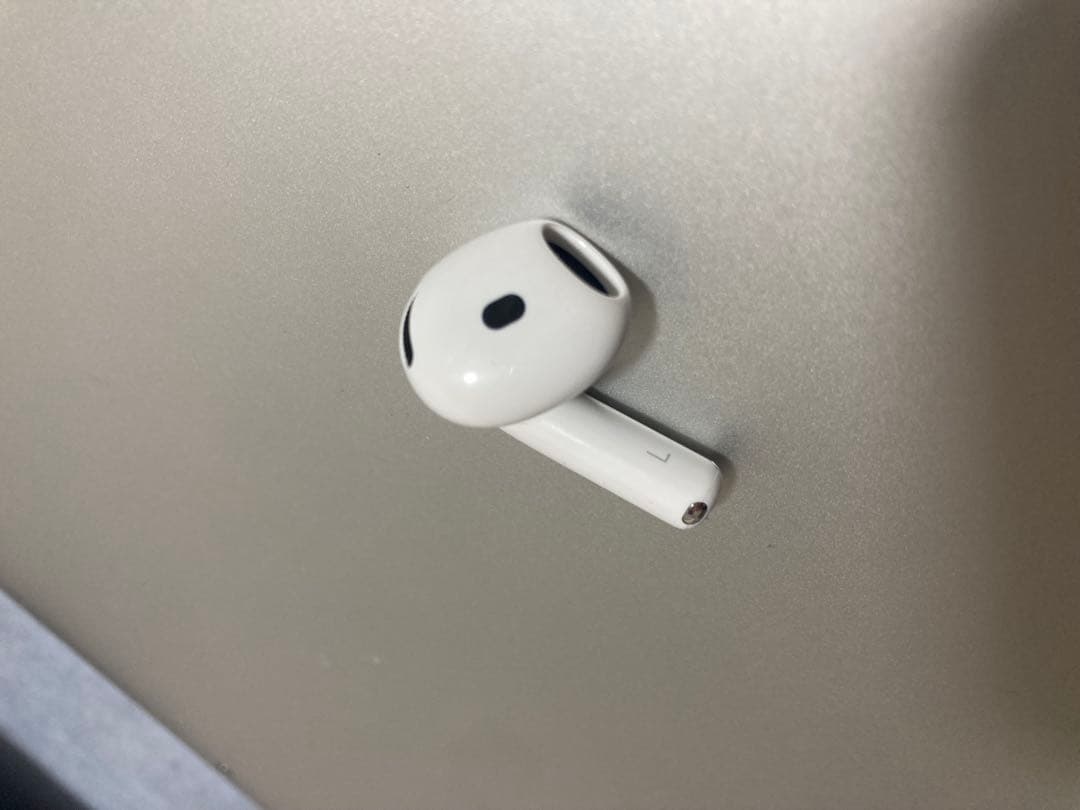 AirPods 4 左耳のみ（ノイズキャンセリング対応）A3056