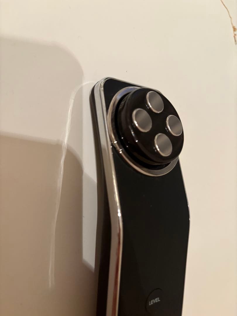 RF・EMS美顔器 ELEKILIFT（エレキリフト）❣️値下げ中❣️