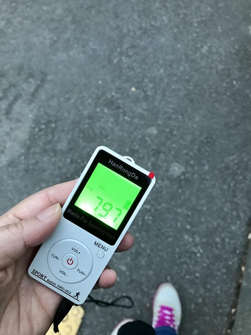 ポータブルワイドFM AMラジオ 歩数計付き スポーツ/通勤用