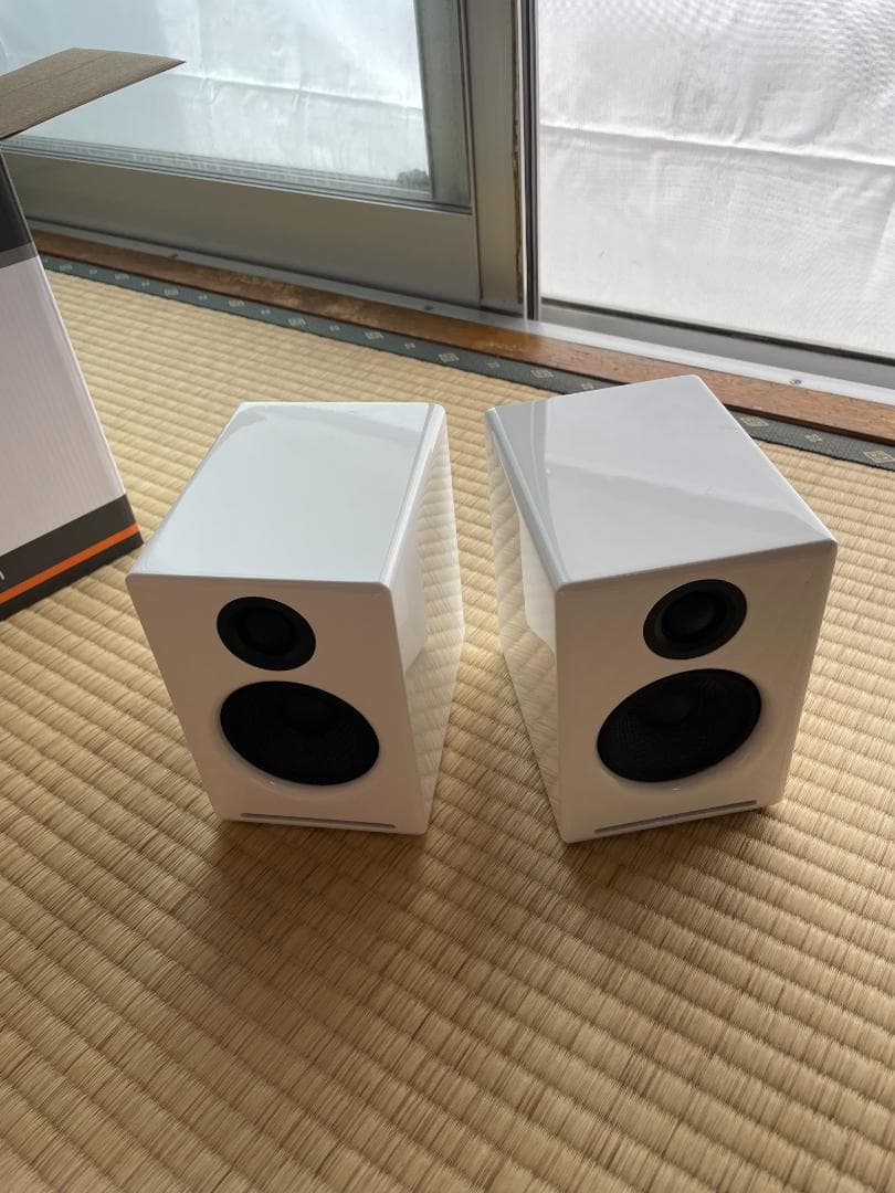 Audioengine A2+ ホワイト デスクトップ スピーカー