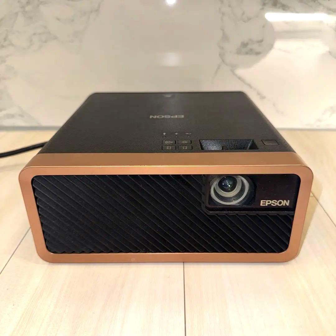 EPSON dreamio ホームプロジェクター WXGA対応